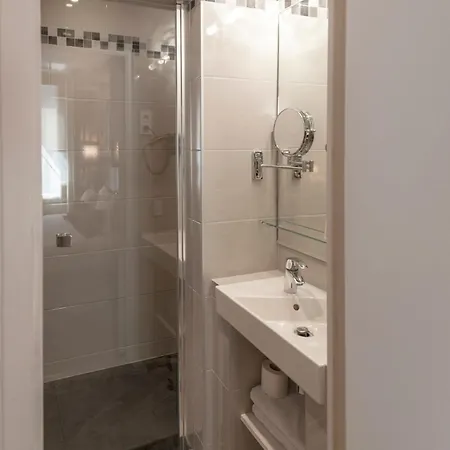 France Albion Hotel 2*